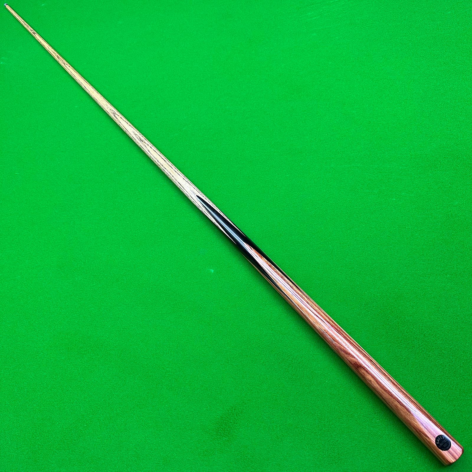 Full-length SAILY CUE snooker cue photographed on green cloth for a listing guide